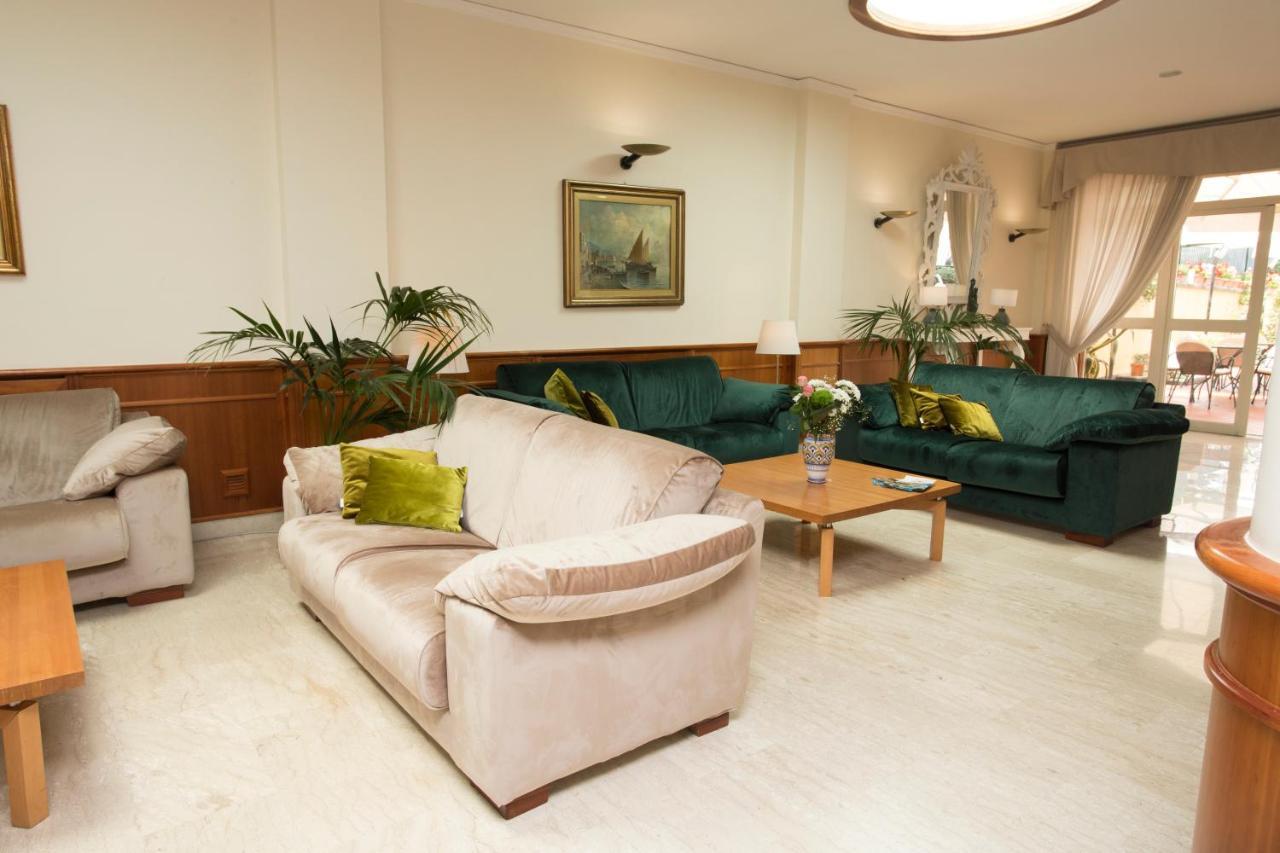 Hotel Villa Serena كاستيلاّماري دي ستا المظهر الخارجي الصورة