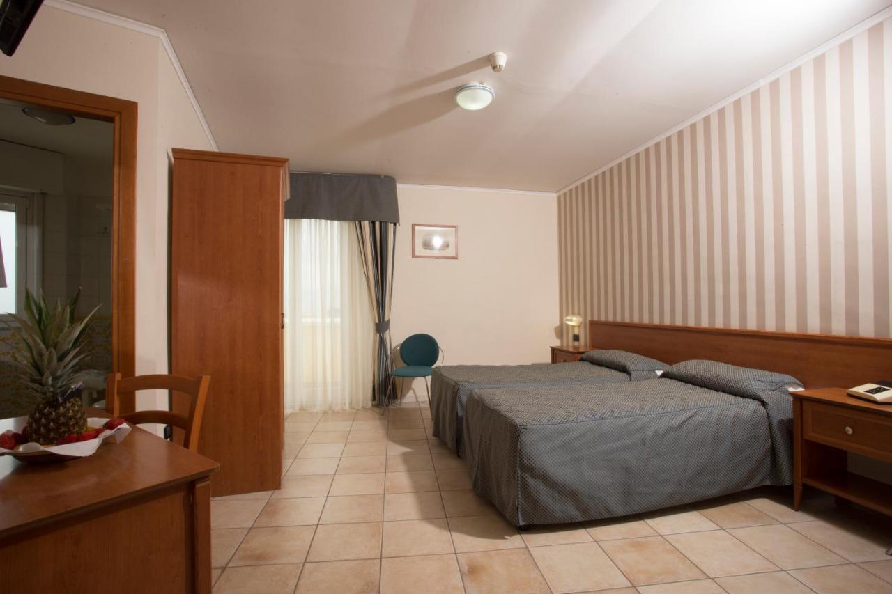 Hotel Villa Serena كاستيلاّماري دي ستا المظهر الخارجي الصورة