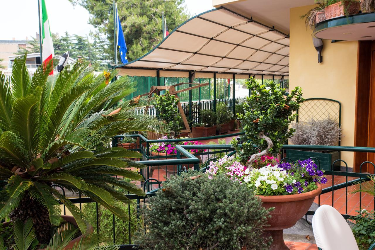 Hotel Villa Serena كاستيلاّماري دي ستا المظهر الخارجي الصورة