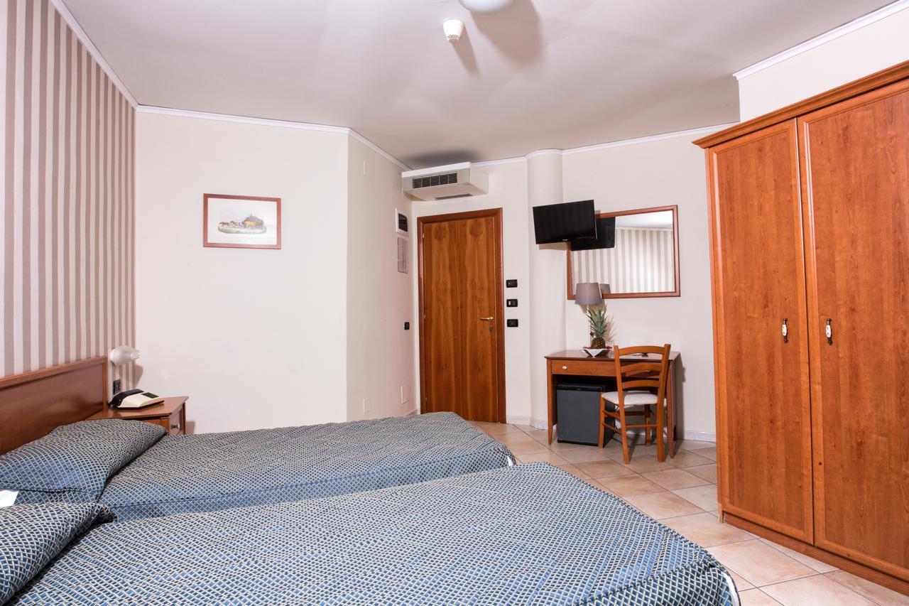 Hotel Villa Serena كاستيلاّماري دي ستا المظهر الخارجي الصورة